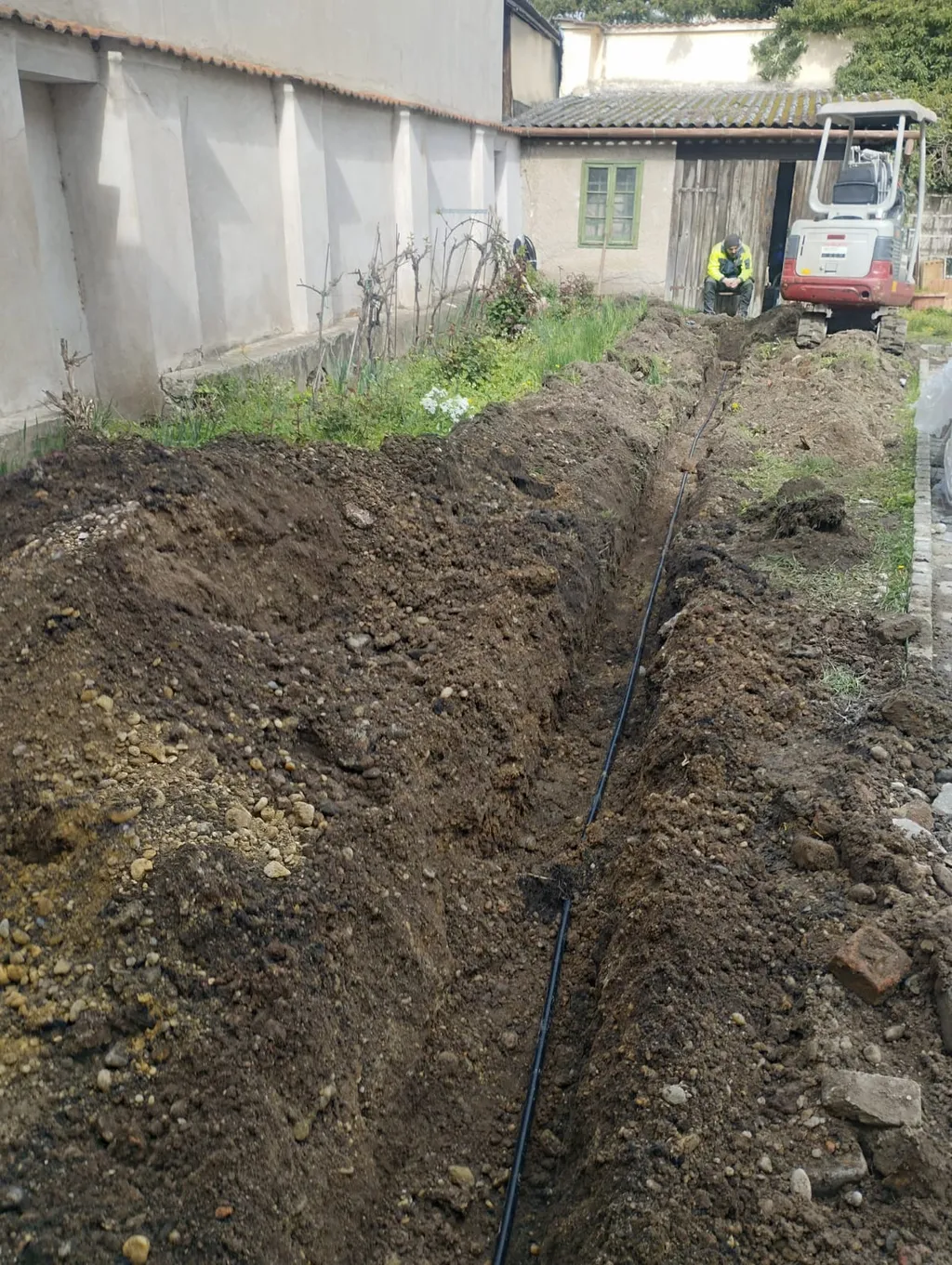 Kabelgraben ausheben